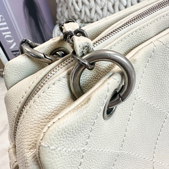 Chanel Cream Quilted Women's Bag - Picture 4 of 12